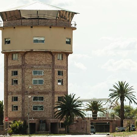 Victory Towers Hotel Bloemhof Bagian luar foto